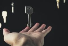 signal logic for accurate contact